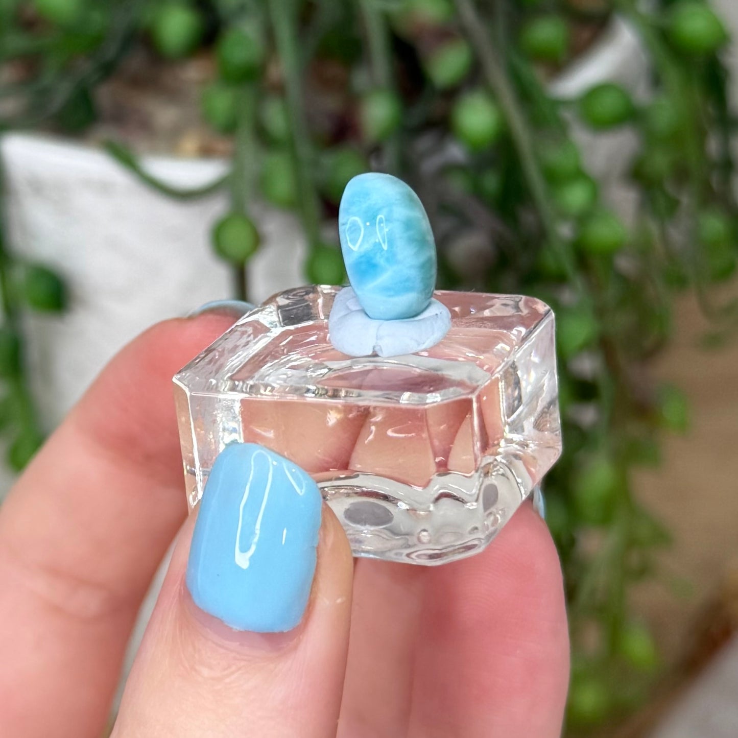 Larimar Cabochon On Stand (Z220)