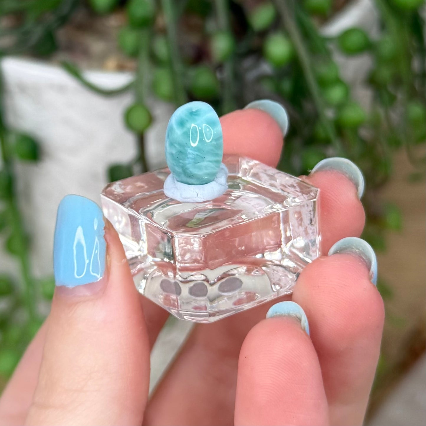 Larimar Cabochon On Stand (Z220)