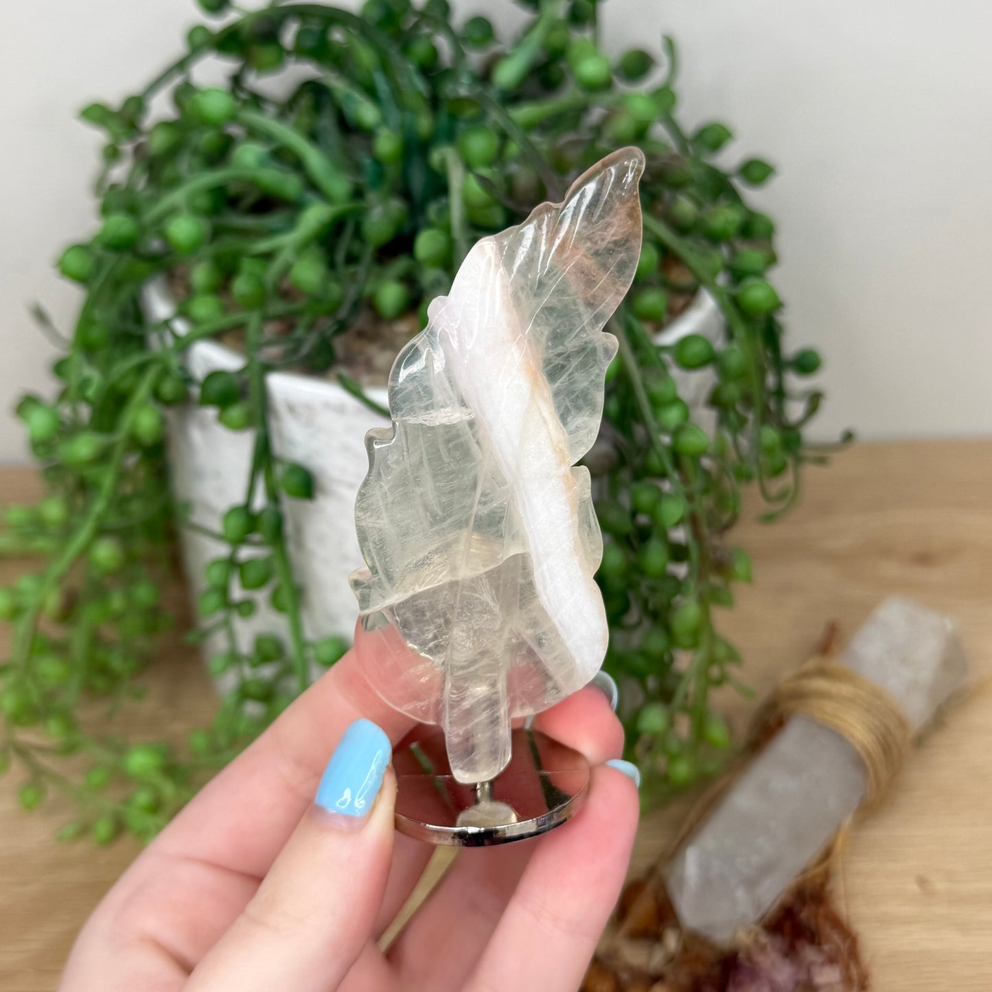 Fire Quartz Feather On Stand (Z186)