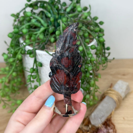 Plum Blossom Jasper Feather On Stand (Z191)