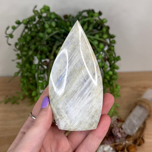 White Moonstone Arch Free Form (T257)
