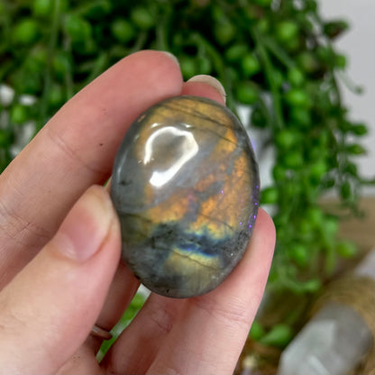 Labradorite Palm Stone (P190)