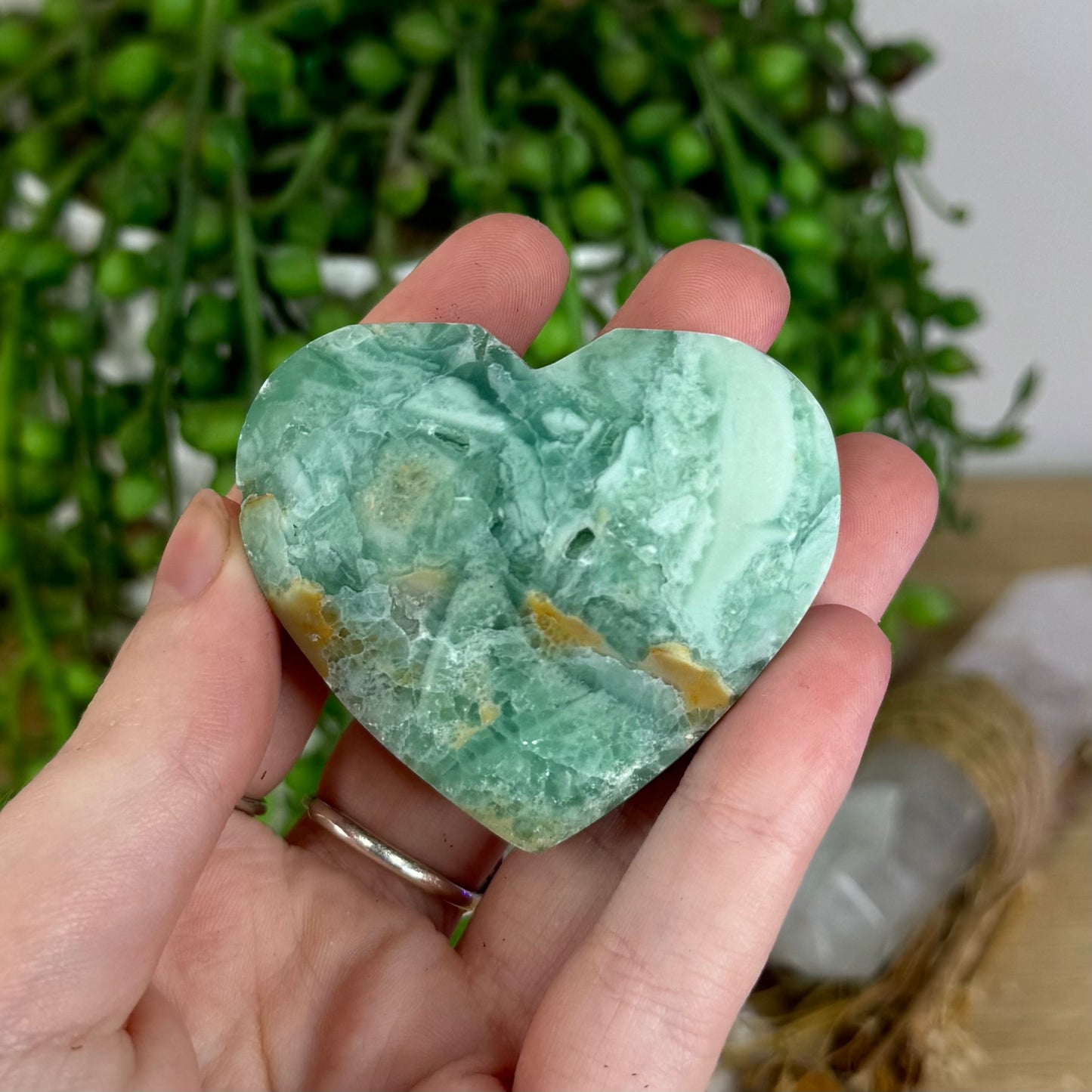 Green Quartz Heart (O919)