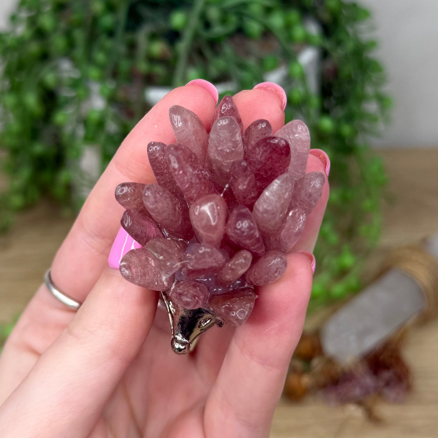 Strawberry Quartz Hedgehog (Z482)