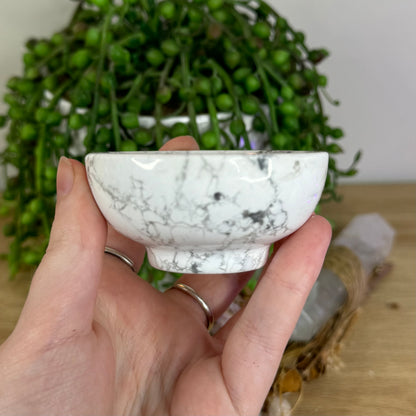 Howlite Bowl (O999)