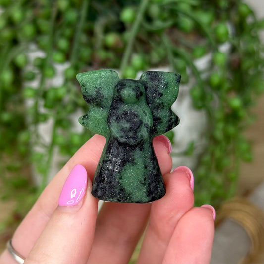 Ruby In Zoisite Pixie (Z659)