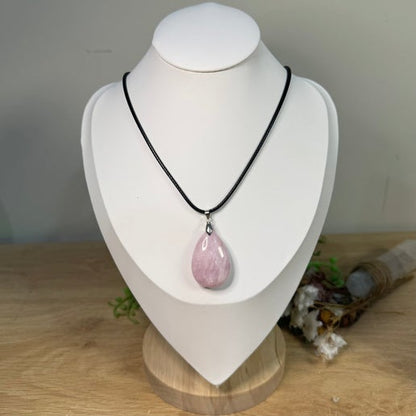 Kunzite Necklace (F671)