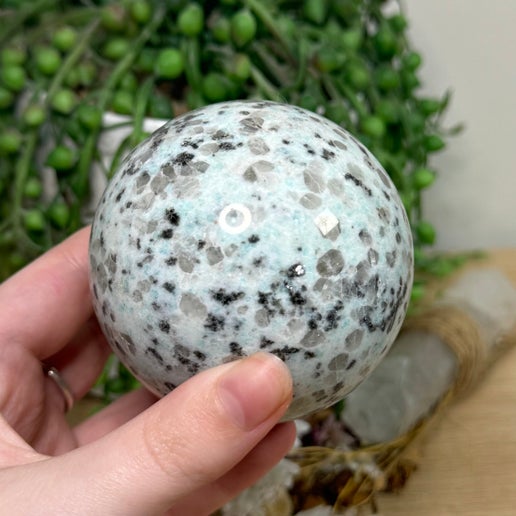 Kiwi Jasper Sphere (H548)
