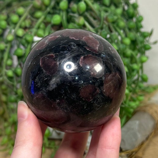 Garnet Sphere (J750)