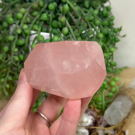 Rose Quartz Free Form (J757)