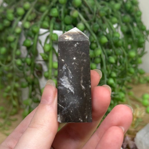 Apophyllite / Sphalerite Point (K313)