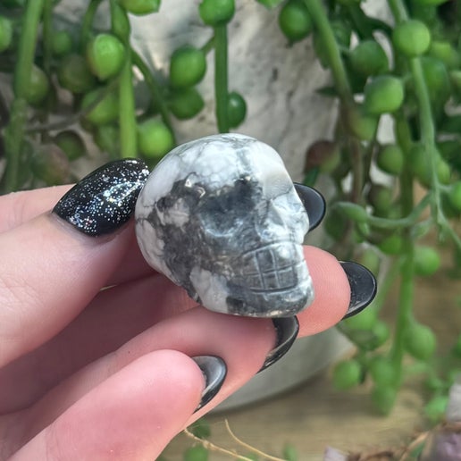 Howlite Small Skull