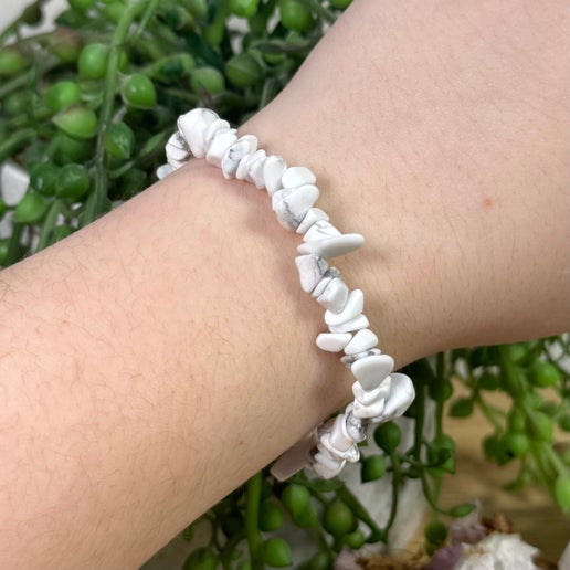 Howlite Chip Bracelet