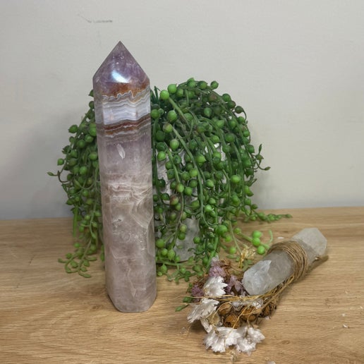 Amethyst / Mexican Crazy Lace Agate Tower (K724)