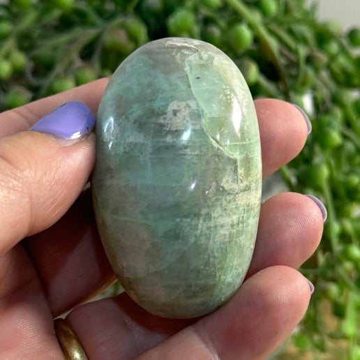 Green Moonstone Palmstone (H750)