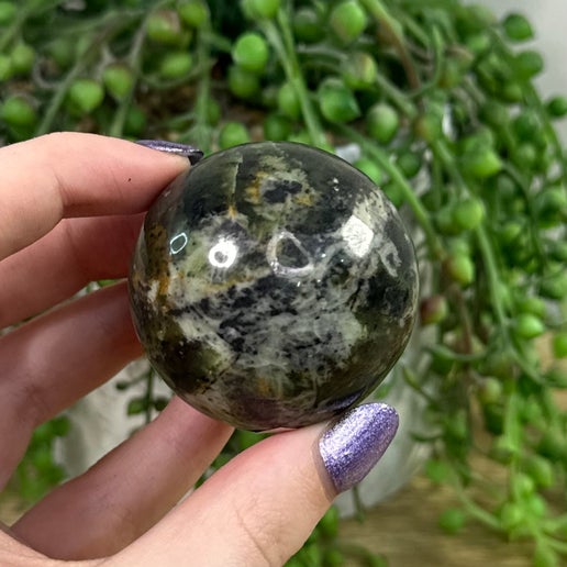 Green Serpentine Sphere (D477)