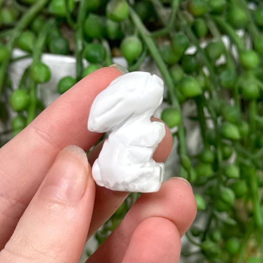 Howlite Small Sitting Bunny