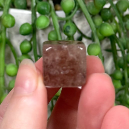 Strawberry Quartz Dice (K826)