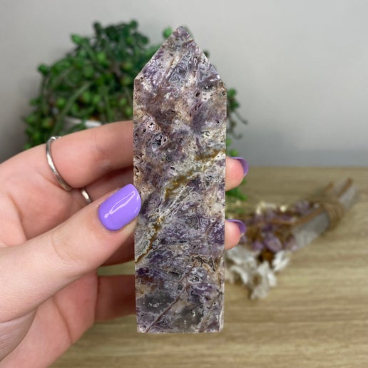 Purple Sphalerite Point (D106)
