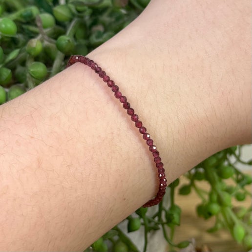 Garnet bracelet (F179) (F180)