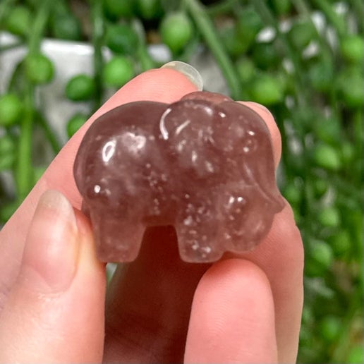 Strawberry Quartz Elephant (J368)