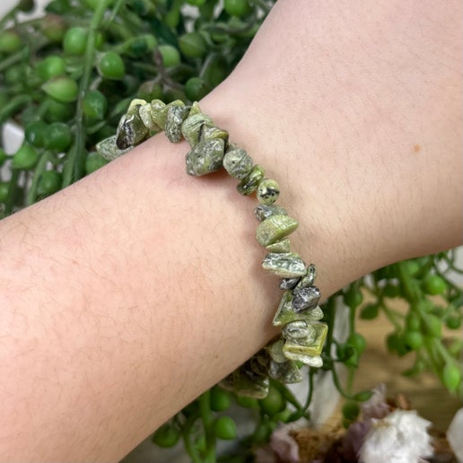 Green Serpentine Chip Bracelet