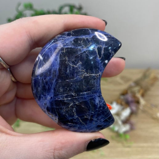 Sodalite Moon (F929)