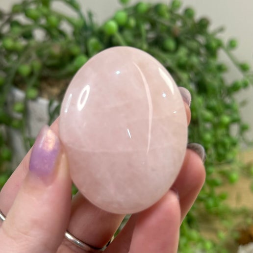 Rose Quartz Palm Stone (G609)