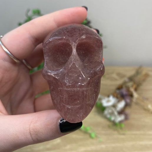 Strawberry Quartz Skull (F905)