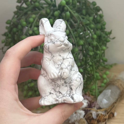 Howlite Bunny (J898)