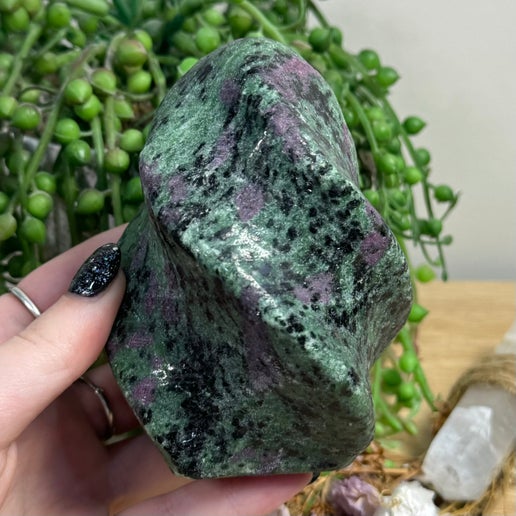 Ruby In Zoisite Flame (G374)