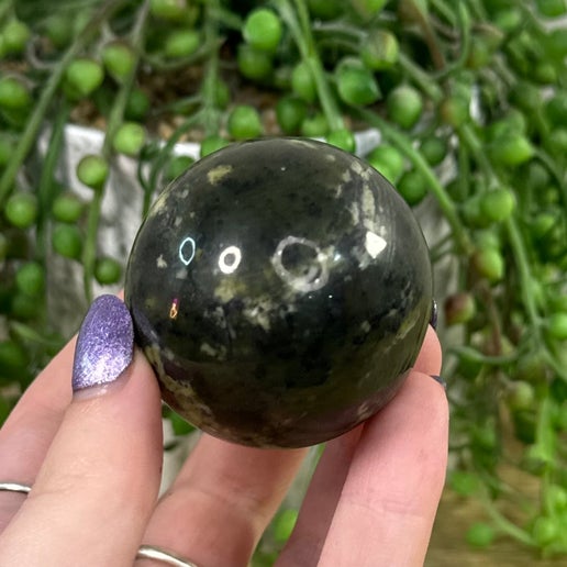 Green Serpentine Sphere (D478)