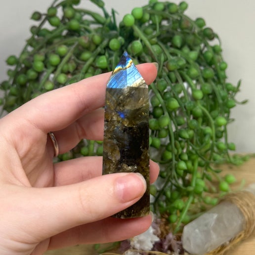 Labradorite Point (A462)