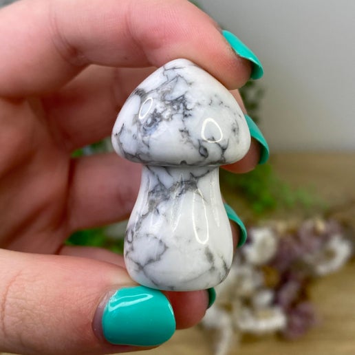 Howlite Medium Mushroom