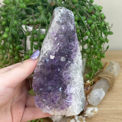 Amethyst Cave (H442)