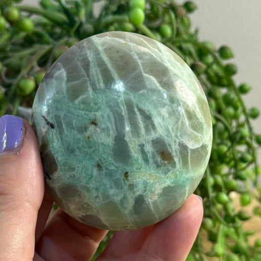 Green Moonstone Palm Stone (H758)