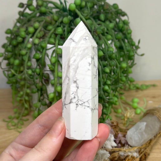 Howlite Point (K21)