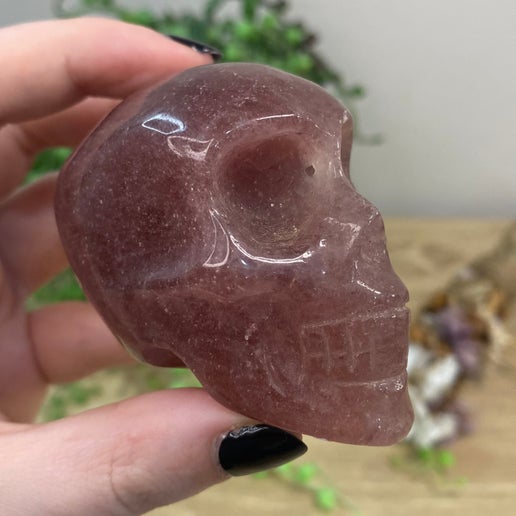 Strawberry Quartz Skull (F905)