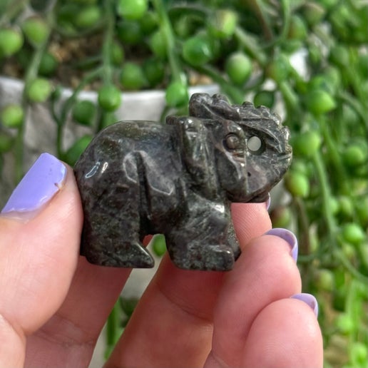 Dragons Bloodstone Elephant (H484)