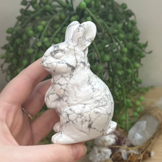 Howlite Bunny (J898)