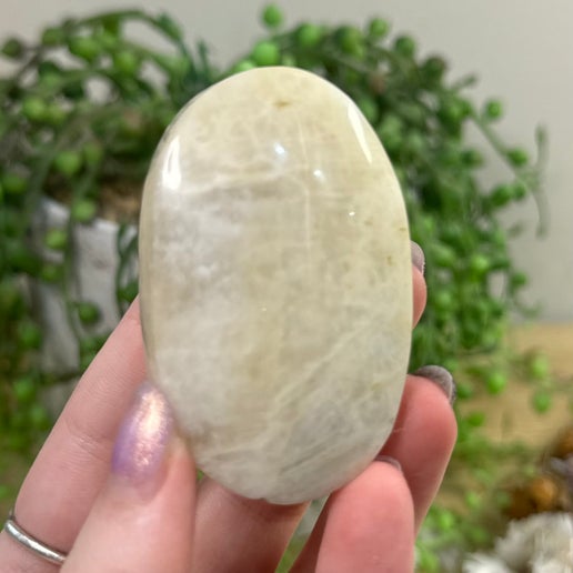 Moonstone Palm Stone (G218)