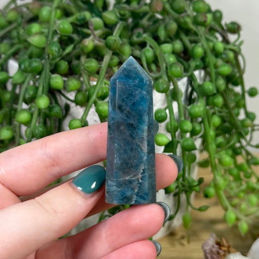 Blue Apatite Point (K24)