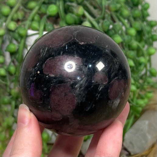 Garnet Sphere (J752)
